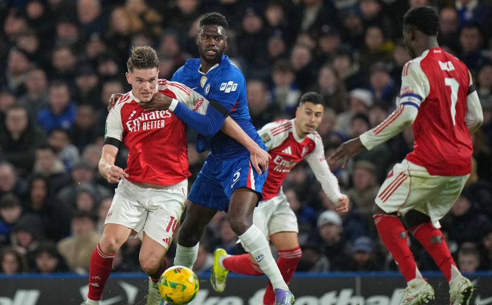 四线争冠？客场击败蓝军难言轻松，阿尔特塔亟需明智取舍